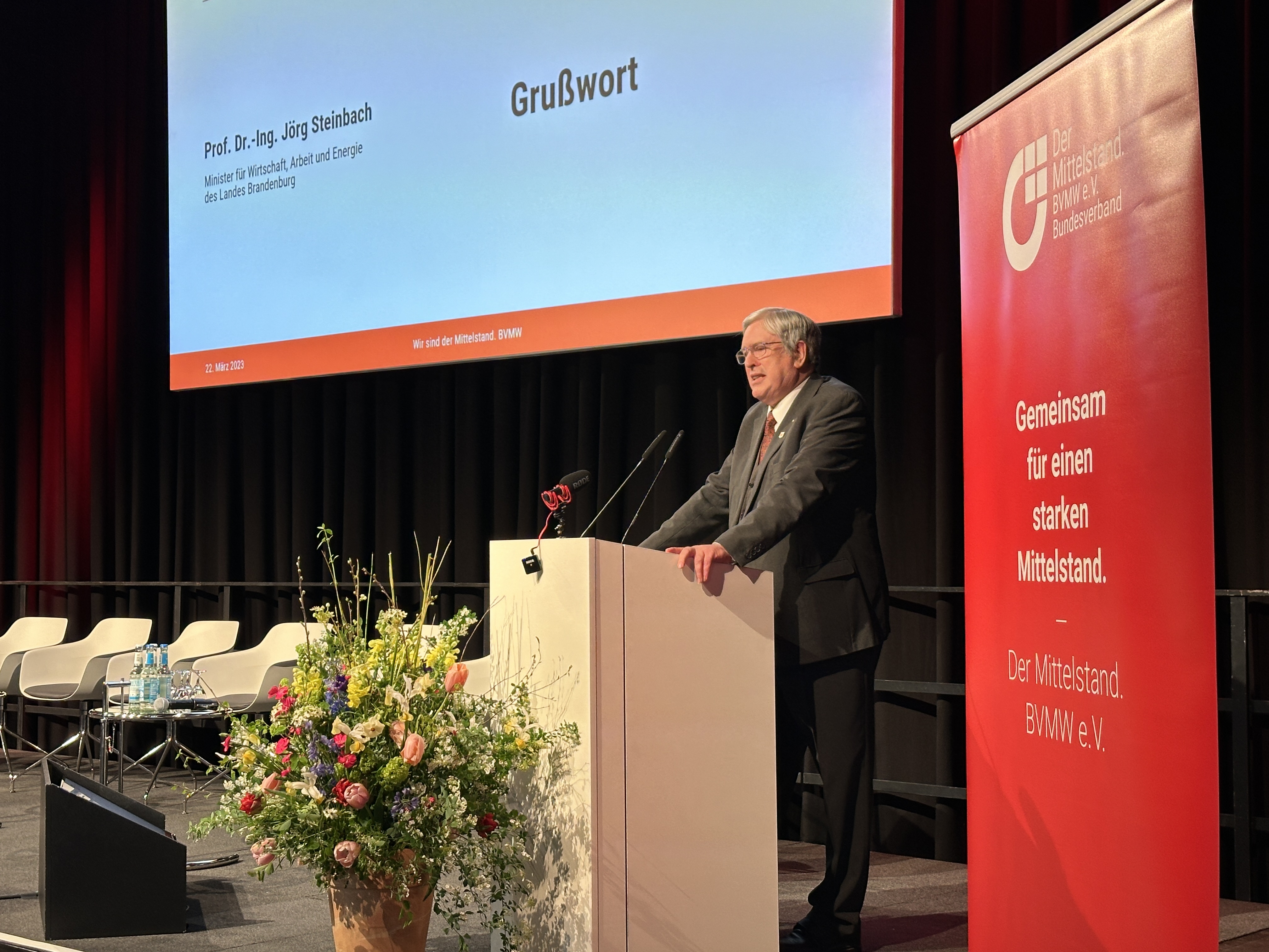 Minister für Wirtschaft, Arbeit und Energie des Landes Brandenburg Prof. Dr. Jörg Steinbach | BERLINboxx